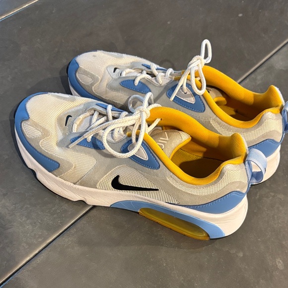 Nike Air 200 Max Athletic Shoes - Picture 1 of 5